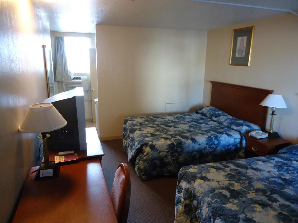 Canadiana Motel Sudbury Room photo